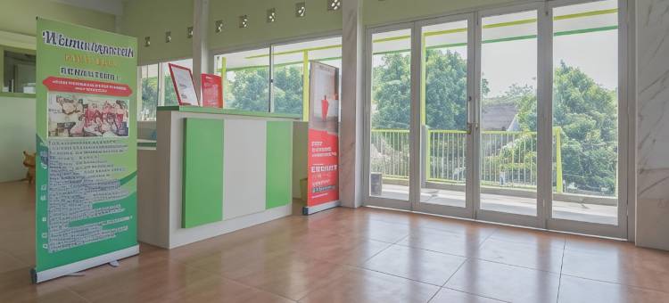 红多兹伊斯兰酒店-近梳邦卡亚威士马博物馆(RedDoorz Syariah Near Museum Wisma Karya Subang)图片