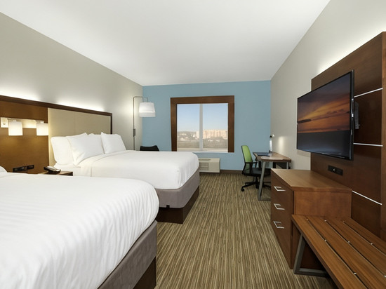Holiday Inn Express & Suites COLUMBUS NORTH by IHG