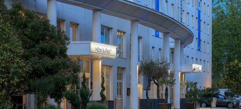 赛安霍特尔-鲁瓦西维勒班特展览公园(Cyan Hotel - Roissy Villepinte Parc des Expositions)图片