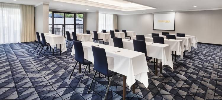 伯灵顿万怡酒店(Courtyard Burlington)图片