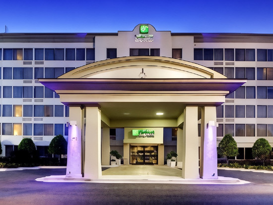 Holiday Inn Express 亚特兰大肯纳瑟