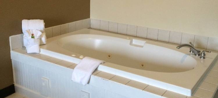 劳伦斯堡呗盟套房酒店(Baymont by Wyndham Lawrenceburg)图片