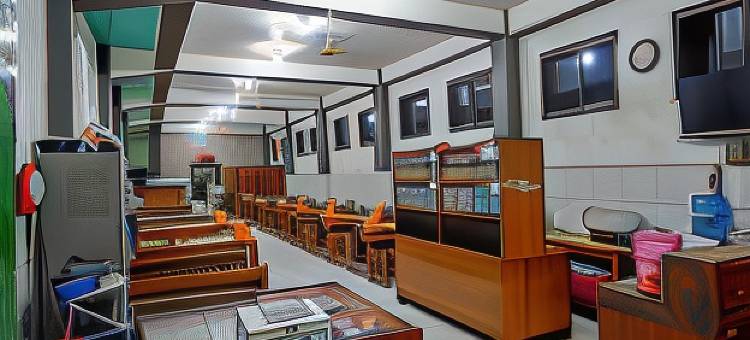 红多兹伊斯兰@印尼肯达里酒店(RedDoorz Syariah @ Hotel Wisma Indonesia Kendari)图片