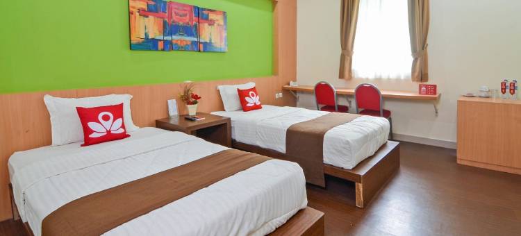 萨福瓦宾塔罗清真米特拉红门酒店(Safwah Bintaro Syariah Mitra RedDoorz)图片