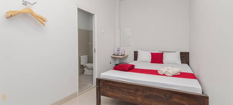 诗都阿佐红多兹酒店(RedDoorz @ Gedangan Sidoarjo)图片