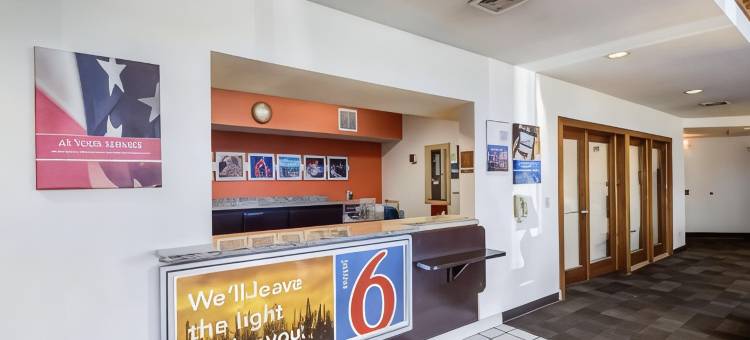 威斯康星萨库维里 6 号汽车旅馆(Motel 6 Saukville, WI)图片