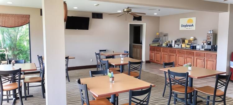 古巴戴斯套房酒店(Days Inn & Suites by Wyndham Cuba)图片