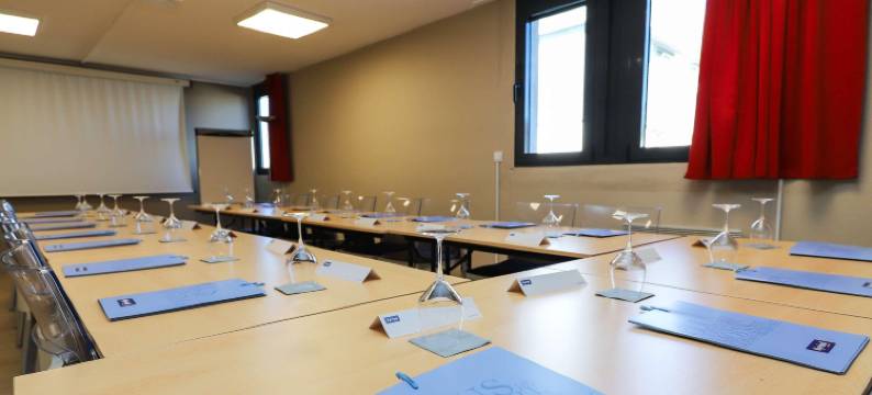 基里亚德布里夫拉盖亚尔德中心酒店(Kyriad Brive la Gaillarde Centre)图片