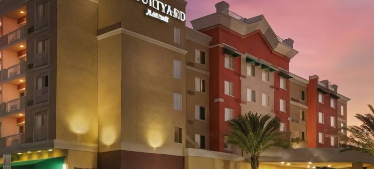 迪美市中心万怡酒店(Courtyard DeLand Historic Downtown)图片