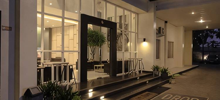 Votel Hotel Charis Tuban图片