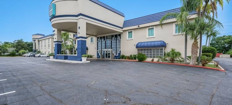 克拉丽奥酒店及套房-中央清水海滩(Clarion Inn & Suites Central Clearwater Beach)图片