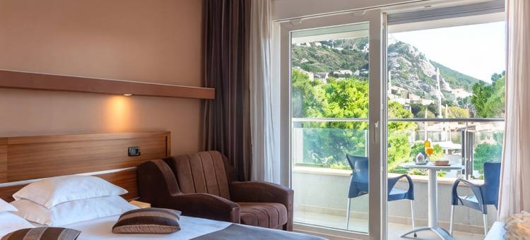 奥米斯广场酒店(Hotel Plaža)图片