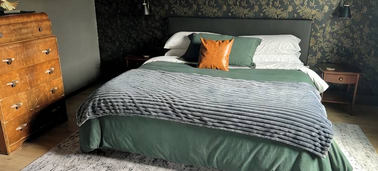 中心地段，时尚/舒适两卧室装饰艺术风格 - WiFi，空调度假屋！(Stylish/Cozy 2 BR Art Deco Retreat- Wifi, AC, Central Location!)图片