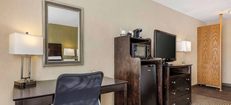沃特敦德拉姆堡贝斯特韦斯特酒店(Best Western Watertown Fort Drum)图片