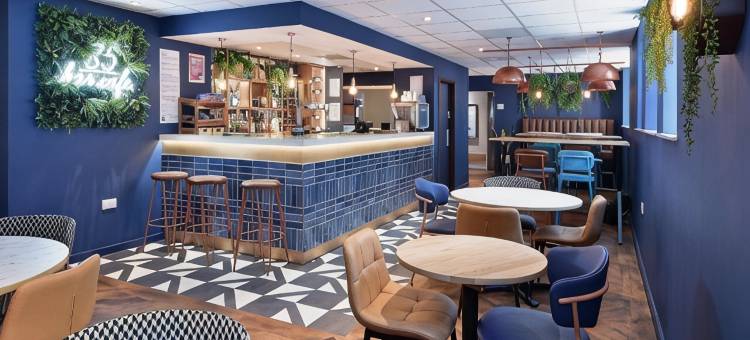加的夫中央皇后街旅屋酒店(Travelodge Cardiff Central Queen Street)图片