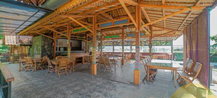OYO-1347乔格洛加鲁特伊斯兰小屋(OYO 1347 Joglo Garut Cottage Syariah)图片