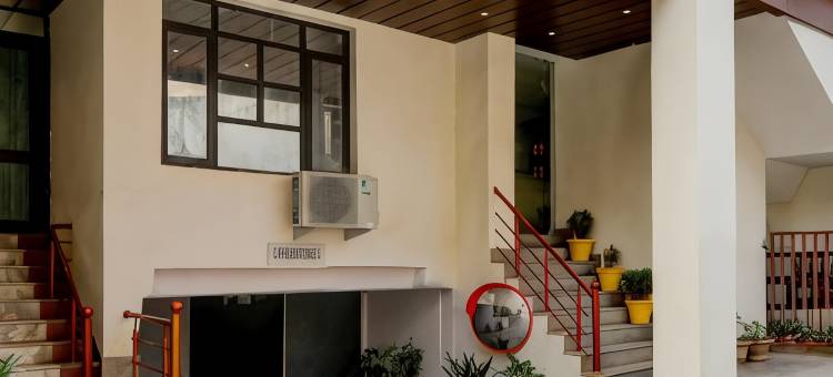 超级OYO酒店 O Indira Nagar(Super OYO Hotel O Indira Nagar)图片
