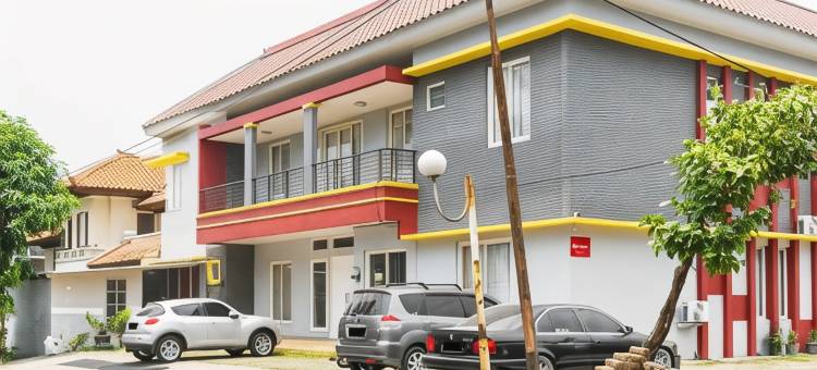 红多兹酒店-近西洛亚姆卡拉瓦奇3号(RedDoorz Near Siloam Karawaci 3)图片