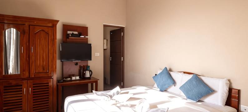 阿瓦代尔伊杜基 - 不允许单身团体(Avadale Idukki - Stag Groups Not Allowed)图片