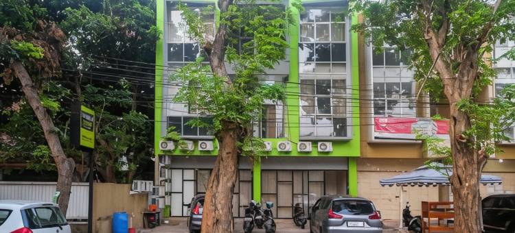 城市景观酒店AVA-近三宝垄警察学院(Urbanview Hotel Ava Semarang Near Akademi Kepolisian Semarang by RedDoorz)图片