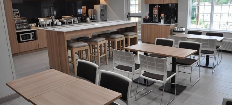 拉伯克温德姆麦客达套房酒店(Microtel Inn & Suites by Wyndham Lubbock)图片