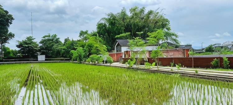 位于巴兰班南的2卧室-100平方米|带2个独立浴室(Karuna Villa Prambanan)图片