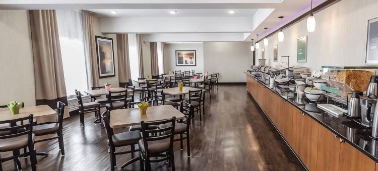 邦尼维尔舒适套房酒店(The Kanata Bonnyville)图片