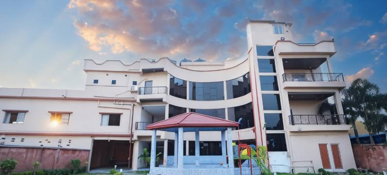 加拉纳度假村(Gharana Resort)图片