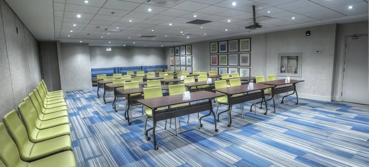 多伦多机场西智选假日套房酒店(Holiday Inn Express & Suites Toronto Airport West)图片