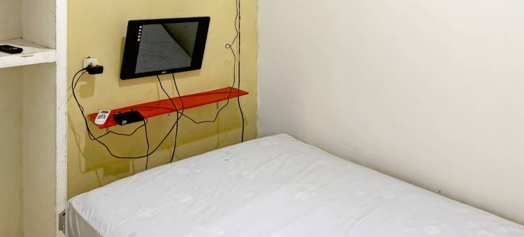 贾蒂桑普尔纳背包客民宿-红门合作伙伴(Backpacker Homestay Jatisampurna Redpartner)图片