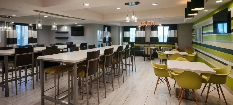 加迪纳贝斯特韦斯特优质套房酒店(Best Western Plus Gardena Inn  Suites)图片