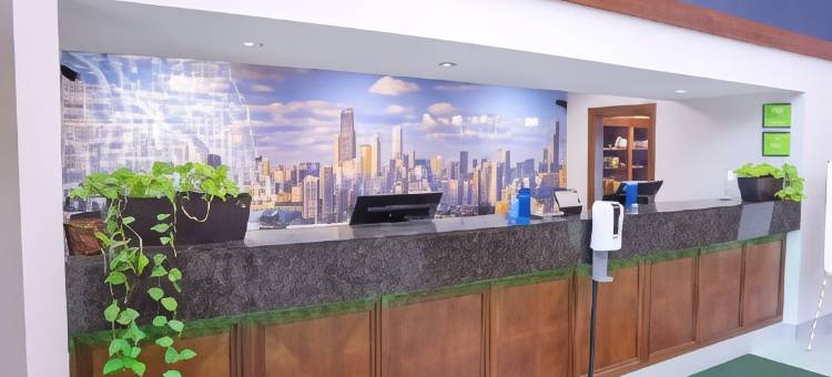 班诺克迪尔菲尔德拉昆塔温德姆套房酒店(La Quinta Inn & Suites by Wyndham Bannockburn-Deerfield)图片