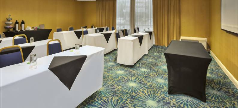 Holiday Inn 阿克伦的西(Spark by Hilton Akron Fairlawn)图片