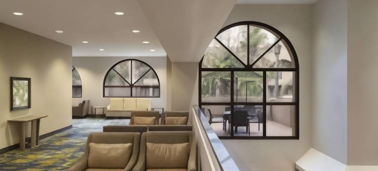 希尔顿旗下凤凰城坦佩大使套房酒店(Embassy Suites by Hilton Phoenix Tempe)图片