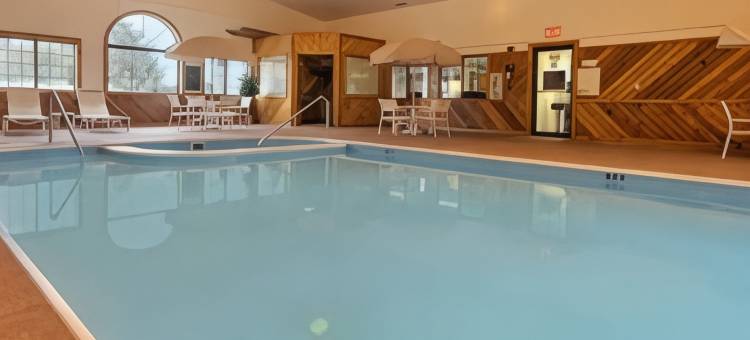 科肖克顿罗斯科村速8酒店(Super 8 by Wyndham Coshocton Roscoe Village)图片