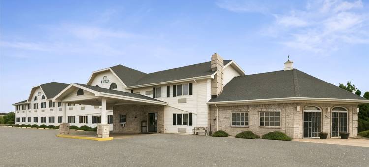 考考纳温德姆戴斯套房酒店(Days Inn & Suites by Wyndham Kaukauna WI)图片