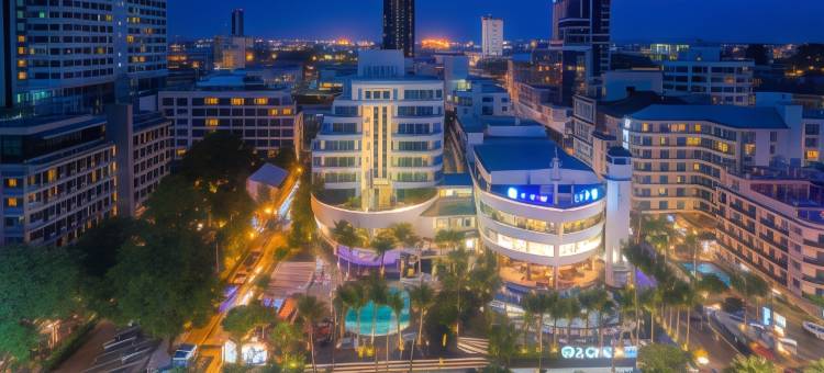 A-One芭提雅皇家邮轮酒店(A-One the Royal Cruise Hotel Pattaya)图片