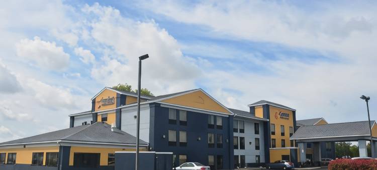 舒适套房酒店 - 托莱多 (I80-90)(Comfort Inn & Suites Maumee - Toledo I80-90)图片