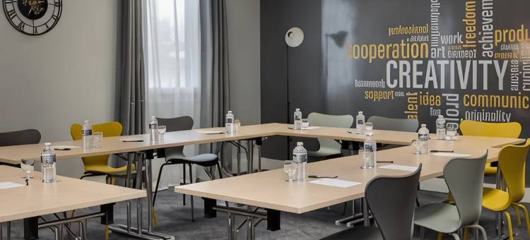 宜必思快捷酒店克莱蒙费朗北里永(Ibis Budget Clermont Ferrand Nord Riom)图片