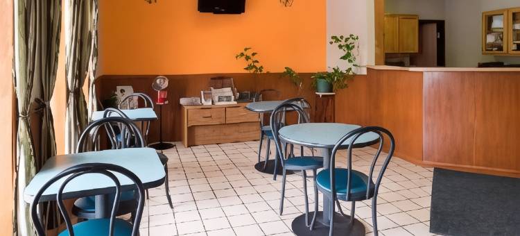 奥马哈东北速8酒店(Super 8 by Wyndham Omaha NE)图片