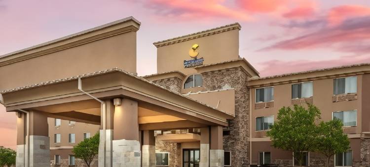 布赖顿丹佛东北医疗中心舒适套房酒店(Comfort Inn & Suites Brighton Denver NE Medical Center)图片