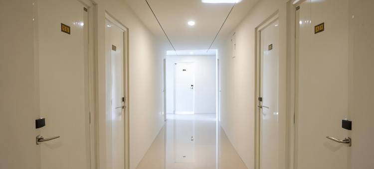 红多兹Plus酒店-近梭罗巴鲁(RedDoorz Plus Near Solo Baru)图片