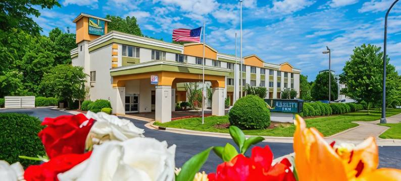 亨特斯维尔凯艺酒店-近诺曼湖(Quality Inn Huntersville Near Lake Norman)图片