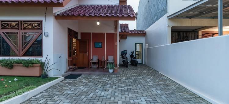 Belgareti Modern Ethnic House Cipanas Puncak图片
