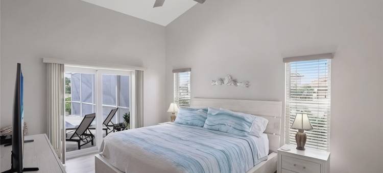 热带度假屋佛罗里达州马可岛近海滩，宠物友好，配有泳池(Tropical Vacation Home Marco Island Florida - Close to Beaches-Pet Friendly-POOL)图片