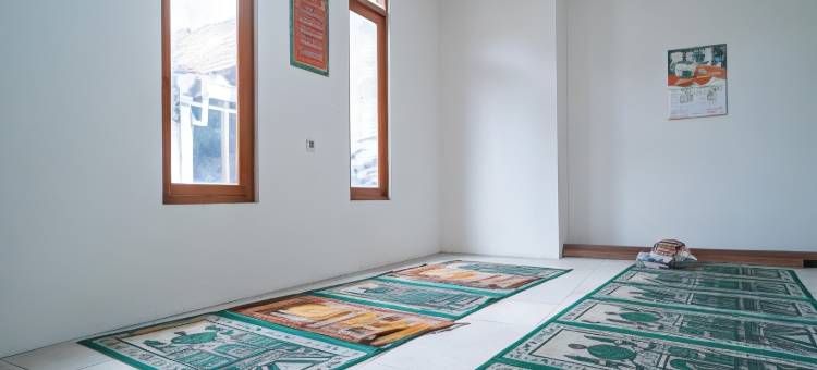 玛琍奥波罗瑞吉基清真家庭旅馆-RedDoorz旗下(Spot on 91911 Rejeki Homestay Syariah Malioboro)图片