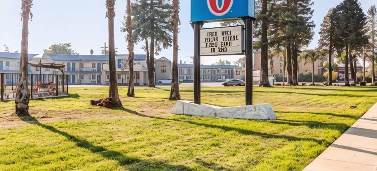 维塞利亚6号汽车旅馆(Motel 6 Visalia, CA)图片