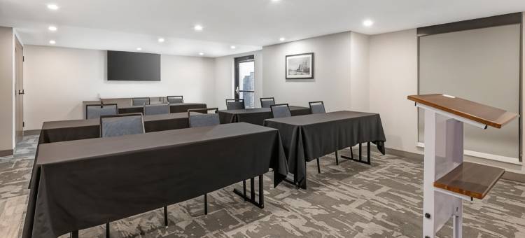 芝加哥橡树台-美居套房酒店(MainStay Suites Oakbrook Terrace - Chicago)图片