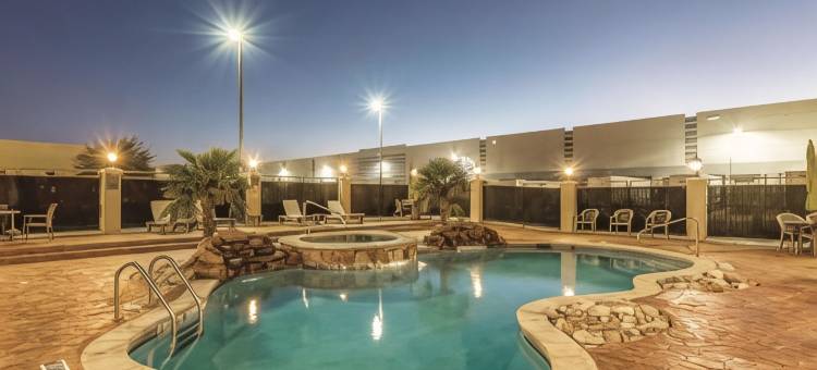 达拉斯大草原城南部拉昆塔温德姆套房酒店(La Quinta Inn & Suites by Wyndham Dallas Grand Prairie South)图片