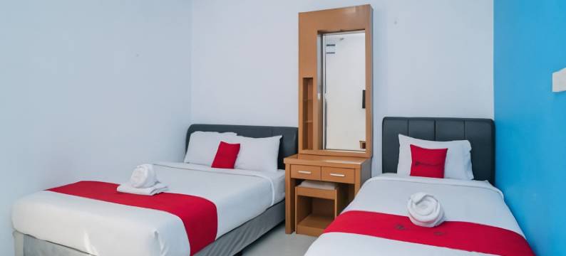 红多兹酒店-近爪哇帖木儿公园 2(RedDoorz Near Jawa Timur Park 2)图片